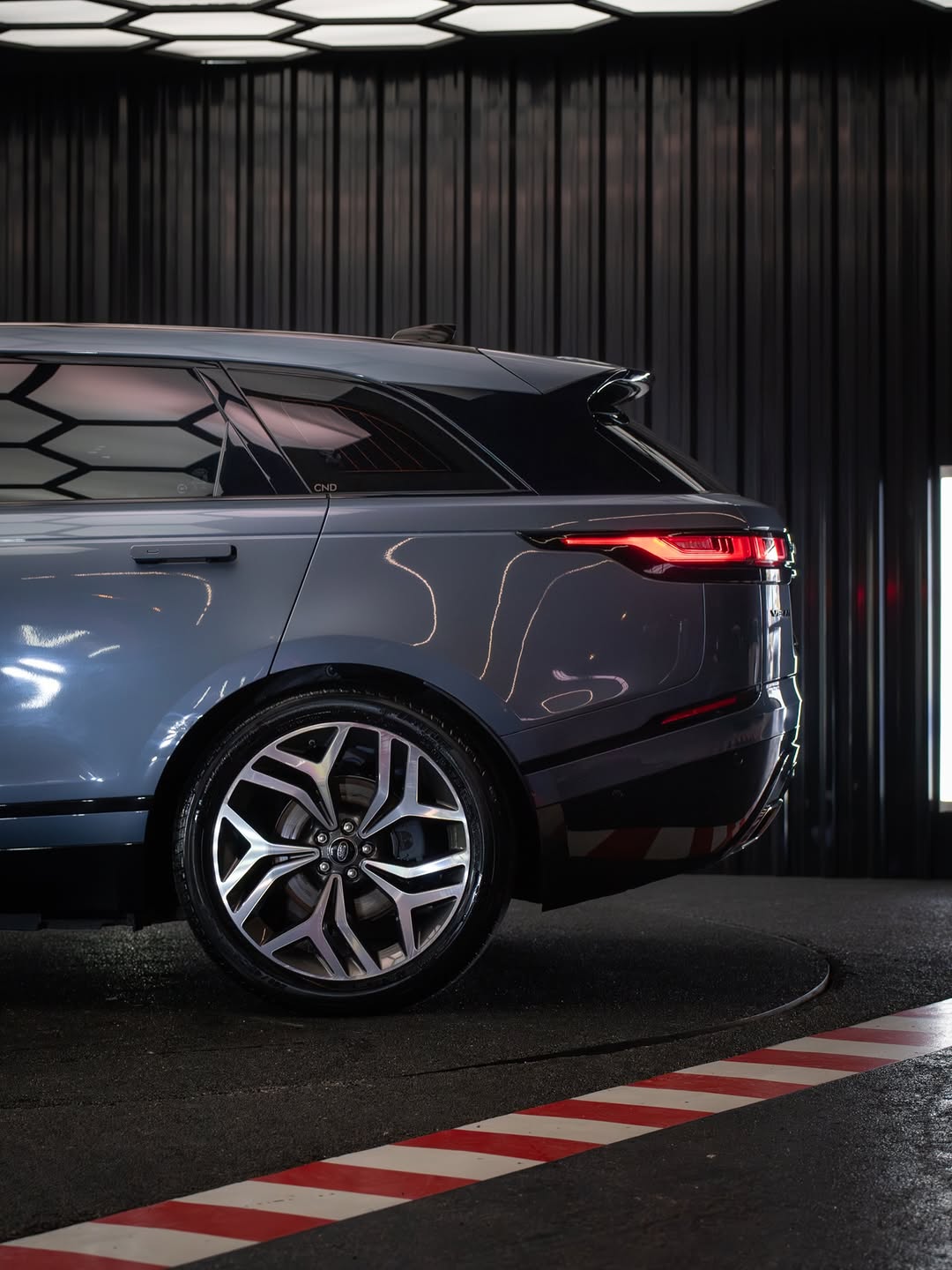 LAND ROVER RANGE ROVER VELAR R-DYNAMIC - Imagem 9