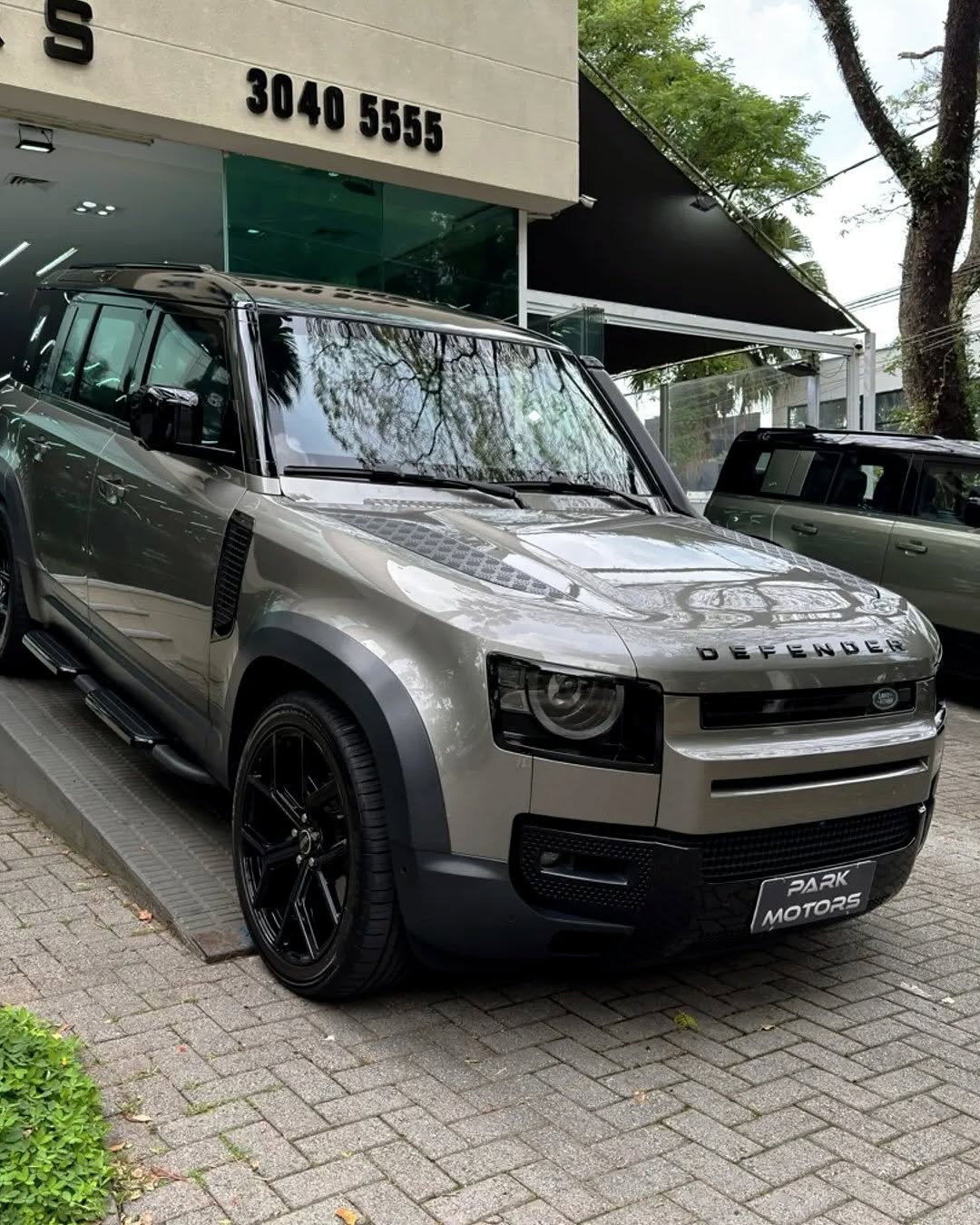 LAND ROVER DEFENDER SE P300 - Imagem 4