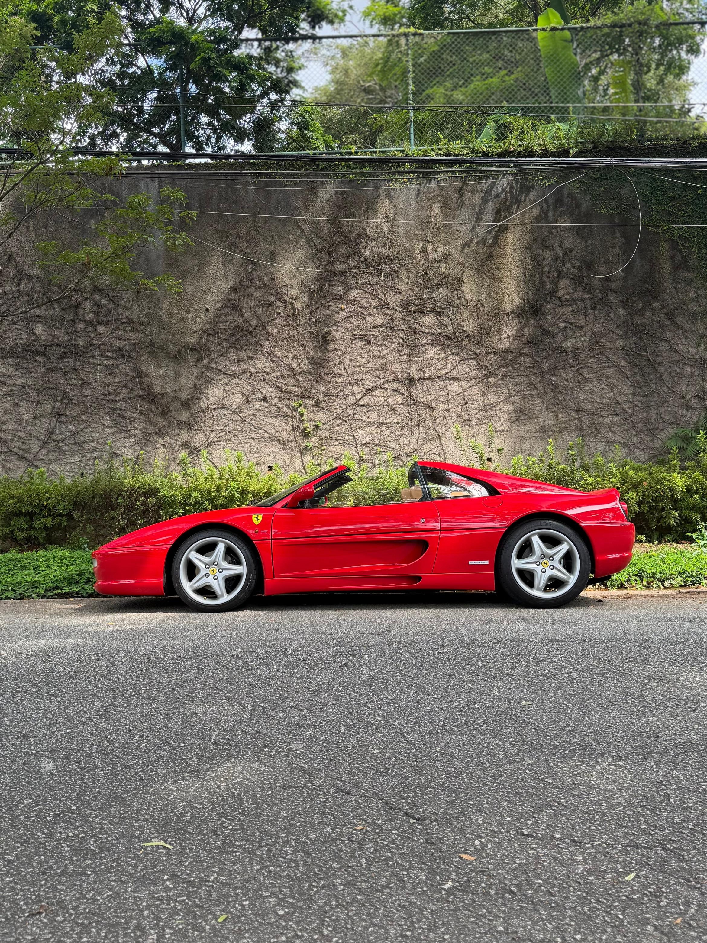 FERRARI F355 GTS - Imagem 1