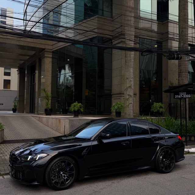 BMW M3 COMPETITION - Imagem 15