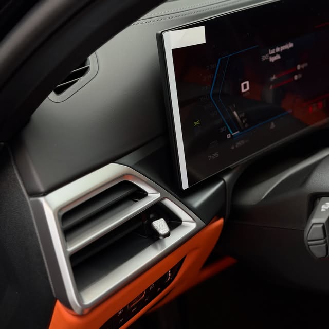 BMW M3 COMPETITION - Imagem 19