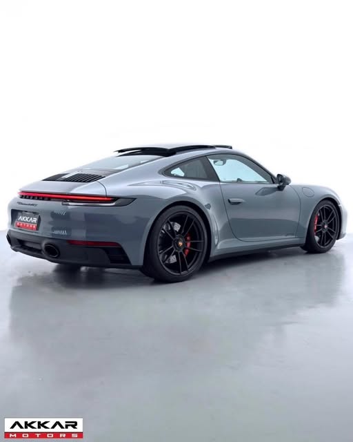 PORSCHE 911 CARRERA 4 GTS - Imagem 4