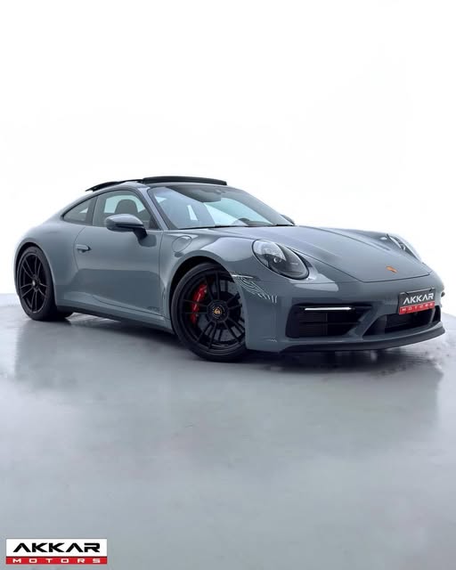 PORSCHE 911 CARRERA 4 GTS - Imagem 5