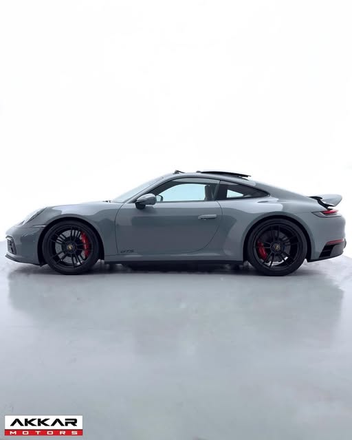 PORSCHE 911 CARRERA 4 GTS - Imagem 7