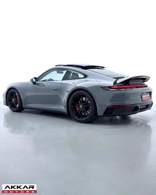 PORSCHE 911 CARRERA 4 GTS - Imagem 8