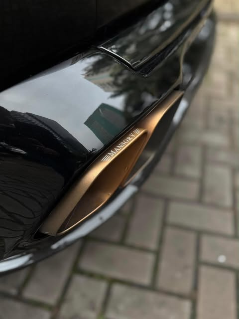 ROLLS-ROYCE CULLINAN BLACK BADGE - Imagem 16