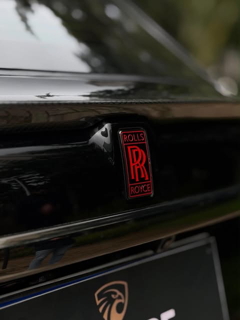 ROLLS-ROYCE CULLINAN BLACK BADGE - Imagem 4