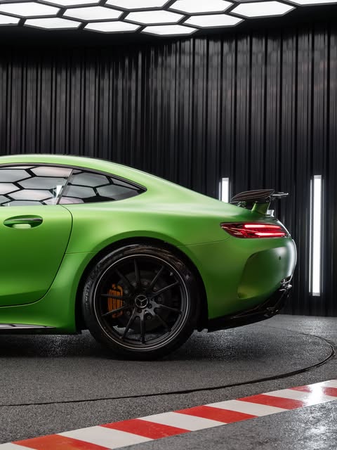 MERCEDES-BENZ AMG GT R - Imagem 11