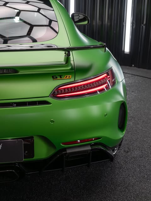 MERCEDES-BENZ AMG GT R - Imagem 13