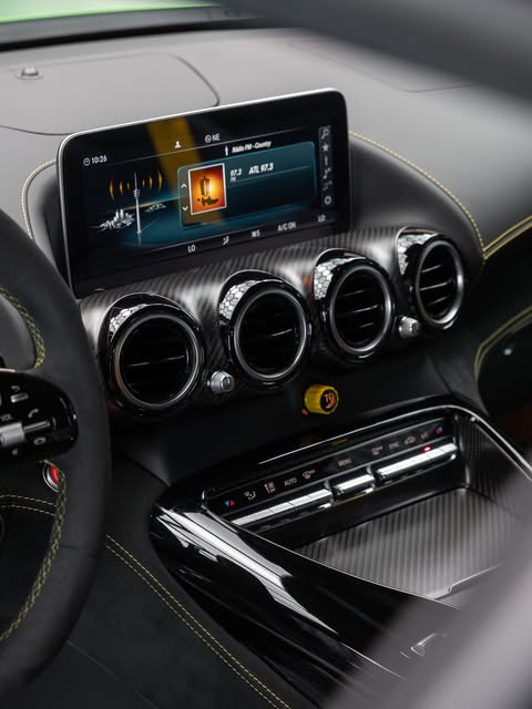 MERCEDES-BENZ AMG GT R - Imagem 6