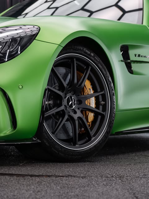 MERCEDES-BENZ AMG GT R - Imagem 7