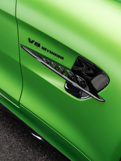 MERCEDES-BENZ AMG GT R - Imagem 9