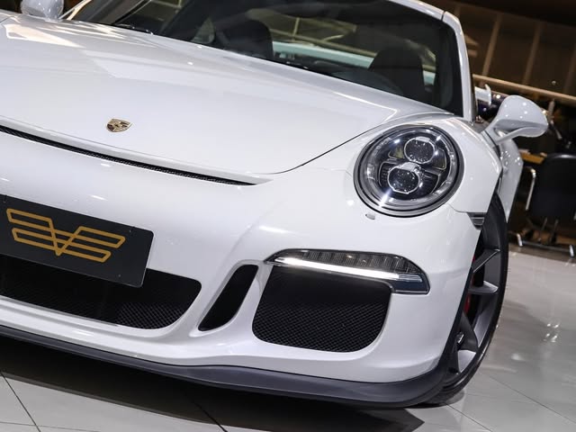 PORSCHE 911 GT3 - Imagem 9