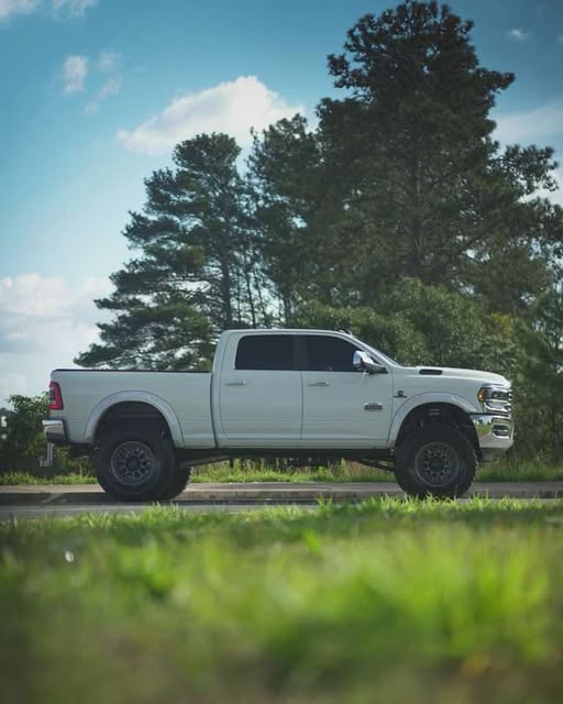 RAM 2500 LARAMIE QUARTO DE MILHA - Imagem 2