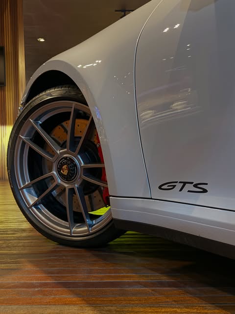 PORSCHE 911 TARGA GTS 4 - Imagem 19