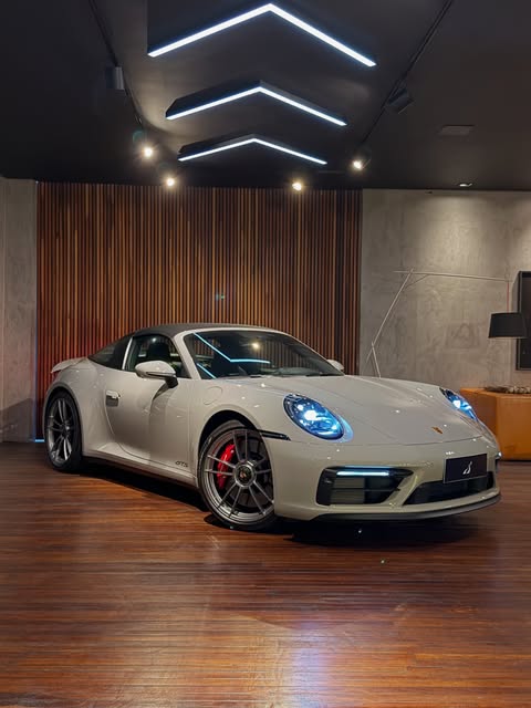 PORSCHE 911 TARGA GTS 4 - Imagem 20