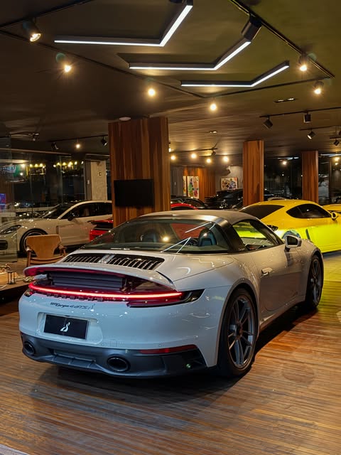 PORSCHE 911 TARGA GTS 4 - Imagem 4