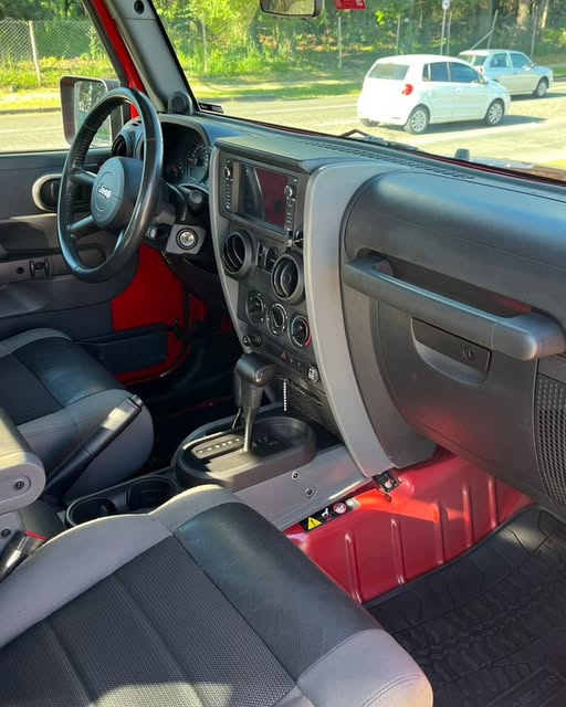 JEEP WRANGLER SPORT V6 - Imagem 11