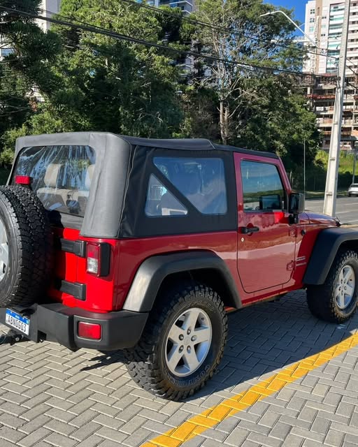 JEEP WRANGLER SPORT V6 - Imagem 6