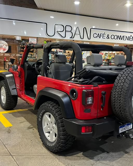 JEEP WRANGLER SPORT V6 - Imagem 8