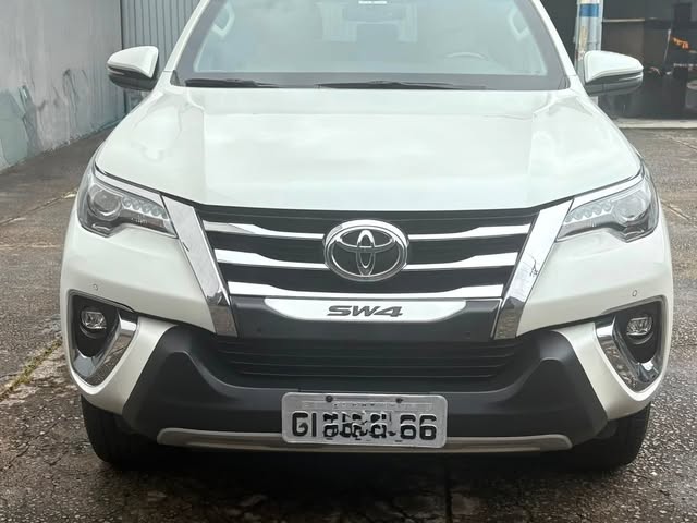 TOYOTA HILUX SW4 SRX DIAMOND - Imagem 2