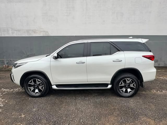 TOYOTA HILUX SW4 SRX DIAMOND - Imagem 3