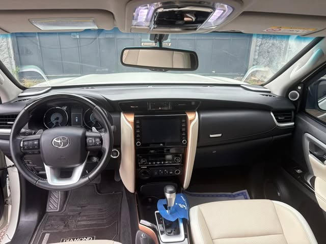 TOYOTA HILUX SW4 SRX DIAMOND - Imagem 8