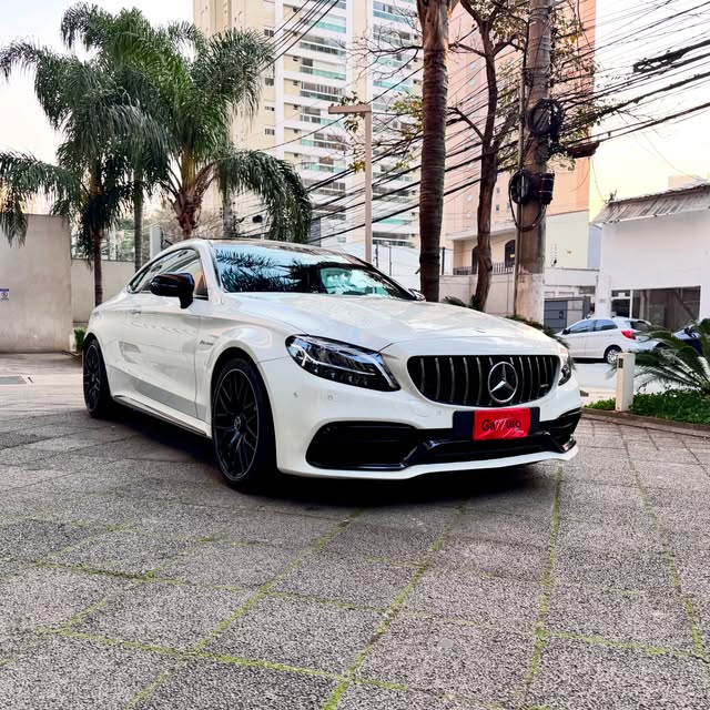 MERCEDES-BENZ C 63 AMG S COUPÉ - Imagem 3