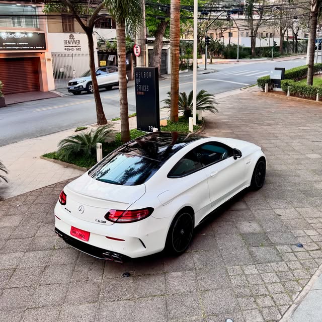 MERCEDES-BENZ C 63 AMG S COUPÉ - Imagem 6