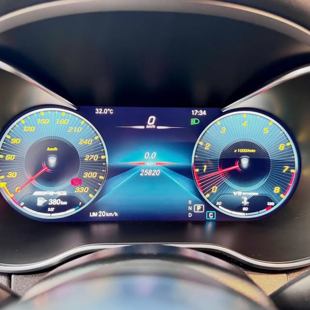 MERCEDES-BENZ C 63 AMG S COUPÉ - Imagem 10