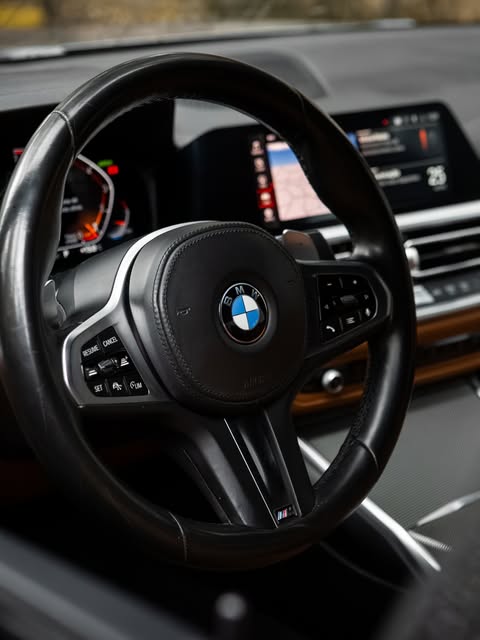 BMW 320I M SPORT - Imagem 17