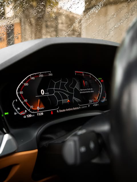 BMW 320I M SPORT - Imagem 19