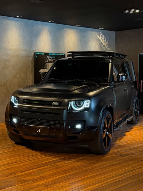 LAND ROVER DEFENDER X 110 DIESEL - Imagem 1