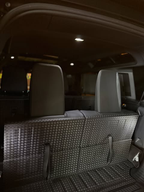 LAND ROVER DEFENDER X 110 DIESEL - Imagem 17