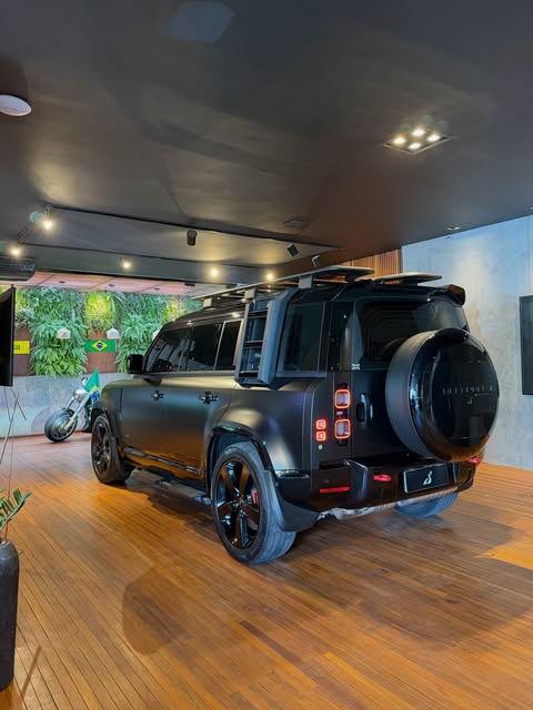 LAND ROVER DEFENDER X 110 DIESEL - Imagem 19