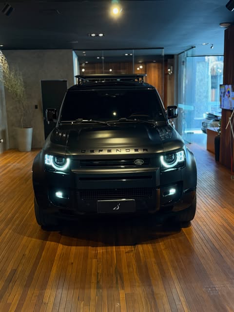 LAND ROVER DEFENDER X 110 DIESEL - Imagem 4