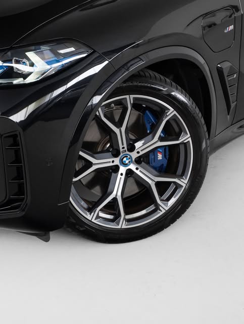 BMW X5 XDRIVE50E M SPORT - Imagem 9