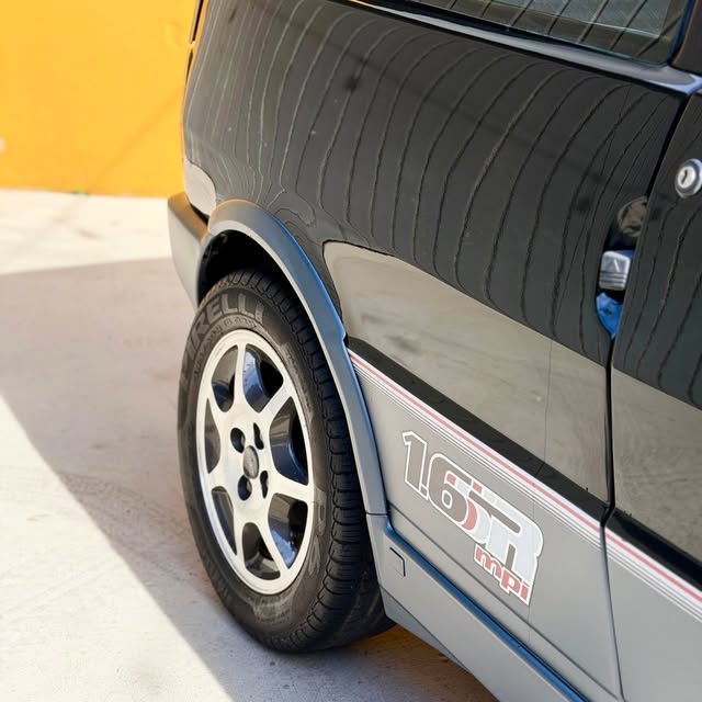 FIAT UNO 1.6R - Imagem 14