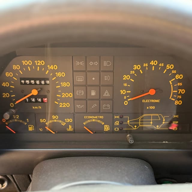FIAT UNO 1.6R - Imagem 6