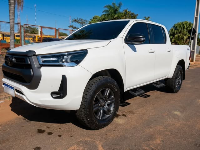 TOYOTA HILUX SR 2.8 TURBO DIESEL 4X4 AUTOMÁTICO - Imagem 2