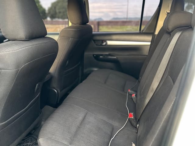 TOYOTA HILUX SR 2.8 TURBO DIESEL 4X4 AUTOMÁTICO - Imagem 8