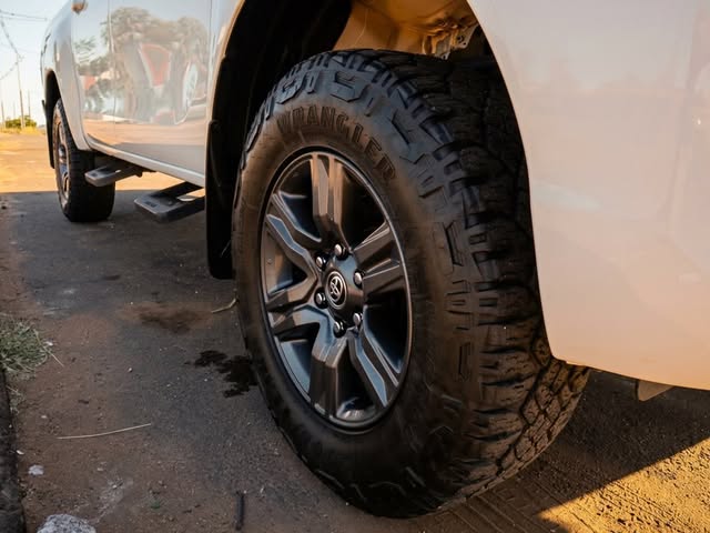 TOYOTA HILUX SR 2.8 TURBO DIESEL 4X4 AUTOMÁTICO - Imagem 9