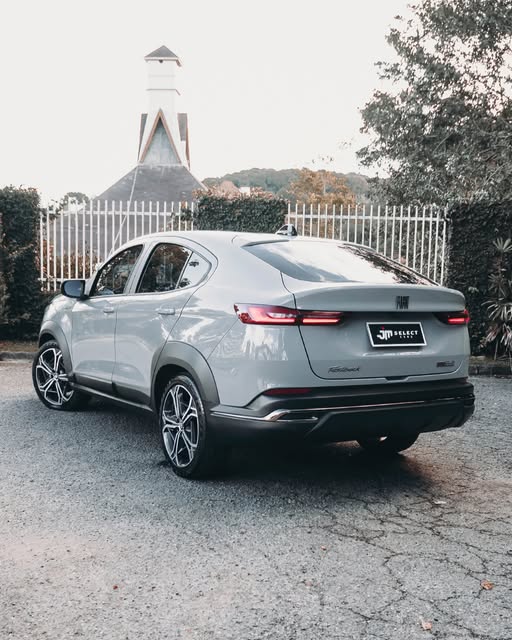 FIAT FASTBACK LIMITED EDITION - Imagem 2