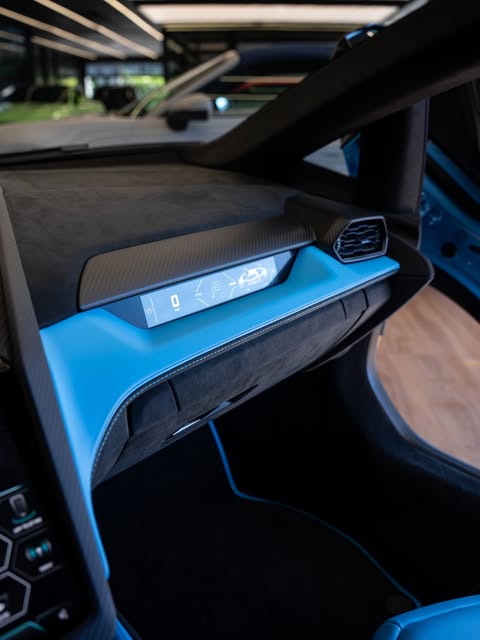 LAMBORGHINI REVULTO - Imagem 16
