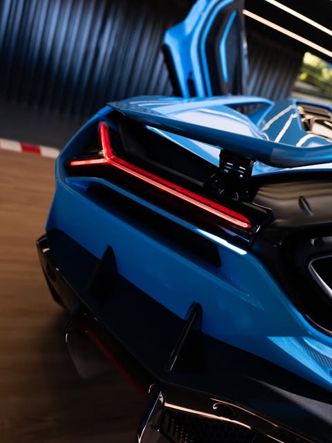 LAMBORGHINI REVULTO - Imagem 17