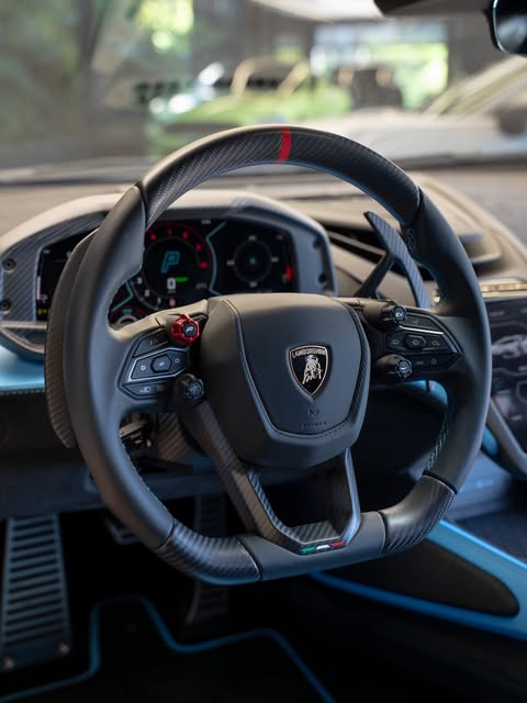 LAMBORGHINI REVULTO - Imagem 4