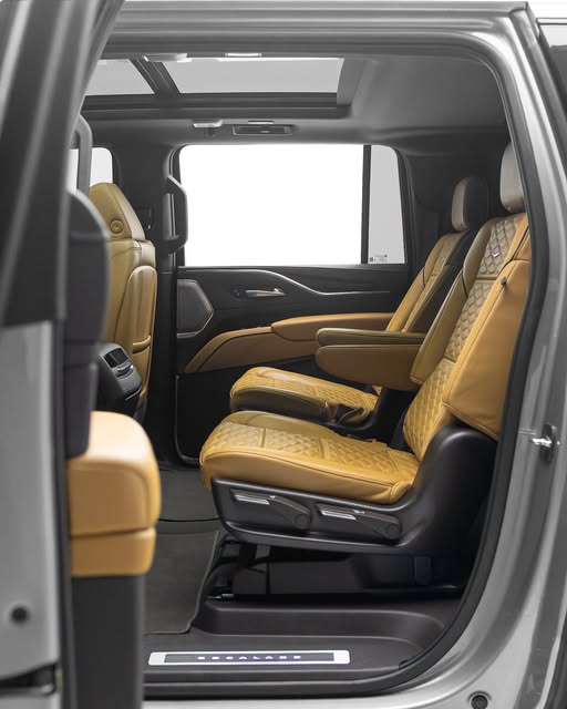 CADILLAC ESCALADE ESV SPORT - Imagem 5