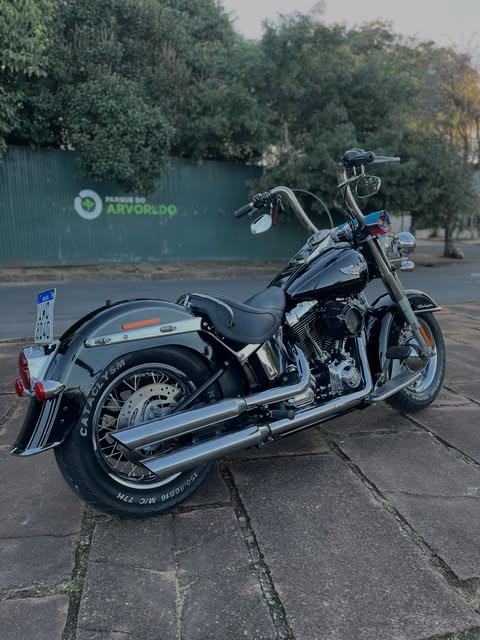 HARLEY-DAVIDSON SOFTAIL DELUXE - Imagem 3