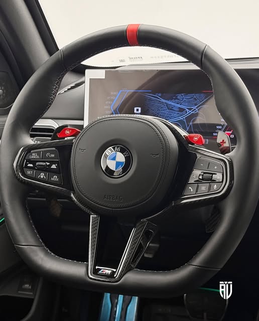 BMW M3 COMPETITION - Imagem 11