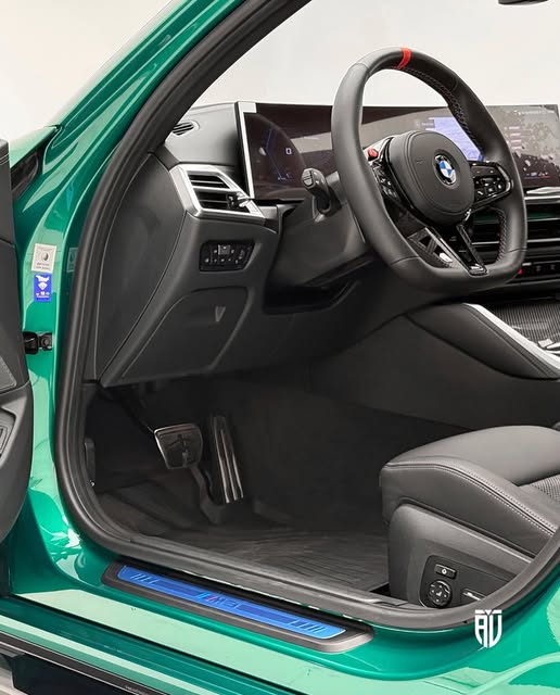 BMW M3 COMPETITION - Imagem 14